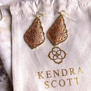 Kendra Scott Addie earrings.  Rose gold filagree/gold trim.  Perfect condition!